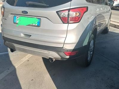Usata Ford Kuga 120 CV (88 kW) 2018 Grigio SUV
