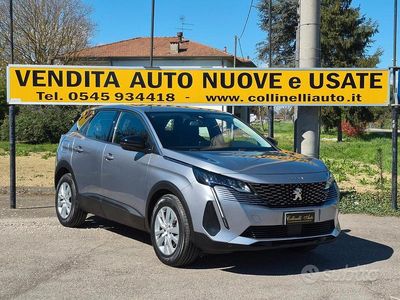 Usado Peugeot 3008 Active 131 CV (96 kW) 2021 Gris SUV