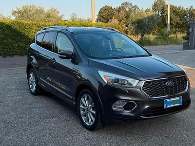 Usata Ford Kuga Vignale 150 CV (110 kW) 2017 Grigio SUV
