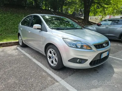 Usata Ford Focus 109 CV (80 kW) 2011 Grigio Berlina