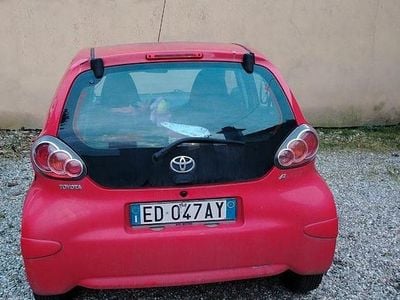 Usata Toyota Aygo 110 CV (80 kW) 2010 Rosso Utilitaria