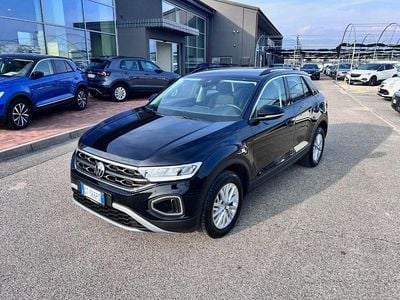 Usata VW T-Roc Life 116 CV (85 kW) 2024 Nero SUV