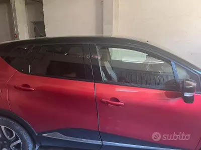 Usata Renault Captur 90 CV (66 kW) 2016 Rosso SUV