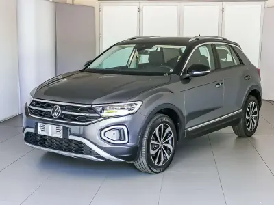 Usata VW T-Roc Style 110 CV (80 kW) 2022 Indium grey metallizzato deep black perl SUV