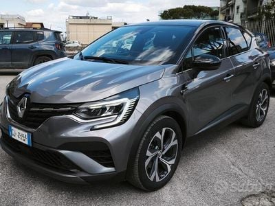 Usata Renault Captur RS Line 145 CV (106 kW) 2022 Grigio SUV