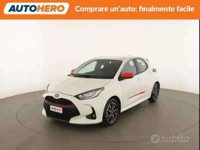 Usata Toyota Yaris Hybrid 92 CV (67 kW) 2022 Bianco Berlina
