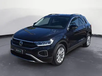 Usata VW T-Roc Life 110 CV (80 kW) 2023 Nero SUV