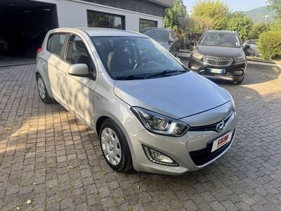 Gebraucht Hyundai i20 Classic 86 PS (63 kW) 2013 Silber Limousine