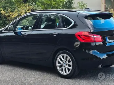 Usata BMW 218 Luxury Line 150 CV (110 kW) 2017 Nero Utilitaria