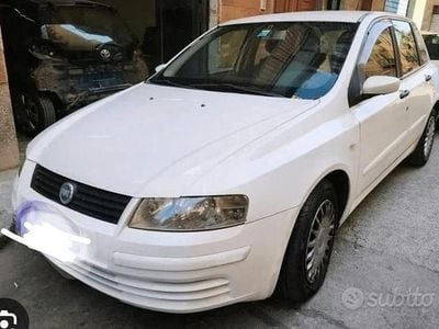 Usata Fiat Stilo Dynamic 116 CV (85 kW) 2005 Bianco Utilitaria