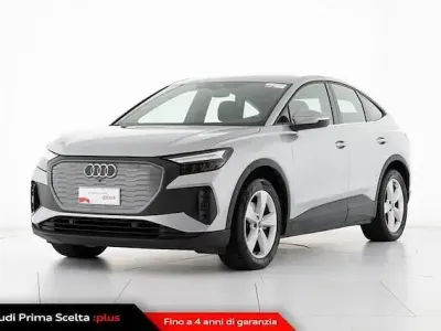 Usata Audi Q4 e-tron Business 125 kW (170 CV) 2022 Argento floret metallizzato SUV
