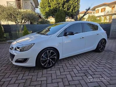Usata Opel Astra Cosmo 140 CV (102 kW) 2013 Bianco Station wagon