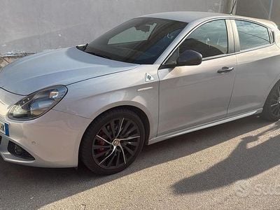 Usata Alfa Romeo Giulietta Quadrifoglio 240 CV (176 kW) 2014 Grigio Utilitaria