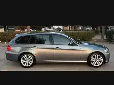 Begagnad BMW 320 Efficient Dynamics 184 HK (135 kW) 2010 Grå Kombi