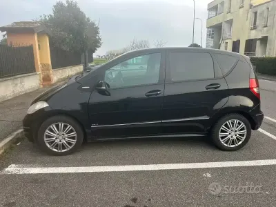 Usata Mercedes 180 116 CV (85 kW) 2010 Nero Berlina