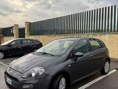 Usata Fiat Punto Easy 69 CV (50 kW) 2012 Grigio Utilitaria