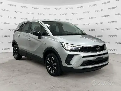 Usata Opel Crossland Elegance 110 CV (80 kW) 2024 Grigio SUV