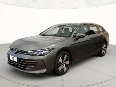 Usata VW Passat Business 150 CV (110 kW) 2024 Diabase grey metallizzato Station wagon