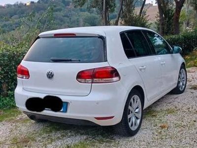 Usata VW Golf VI 105 CV (77 kW) 2011 Bianco Utilitaria