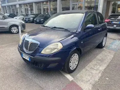 Usata Lancia Ypsilon 80 CV (58 kW) 2005 Blu vivaldi Utilitaria