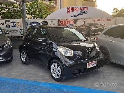 Begagnad Toyota iQ 68 HK (50 kW) 2009 Svart Halvkombi