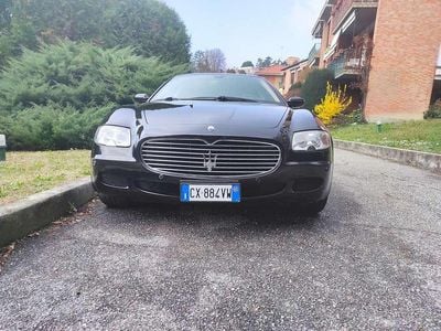 Begagnad Maserati Quattroporte 400 HK (294 kW) 2005 Svart Sedan