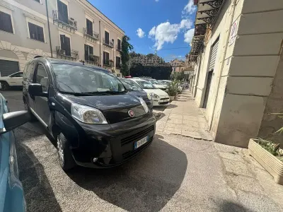 Usata Fiat Qubo Trekking 75 CV (55 kW) 2015 Nero Monovolume