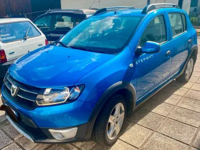 Usata Dacia Sandero Stepway 90 CV (66 kW) 2016 Bluazzurro SUV