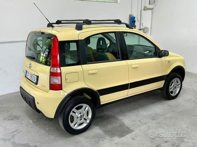 Usata Fiat Panda 4x4 69 CV (50 kW) 2005 Giallo Utilitaria