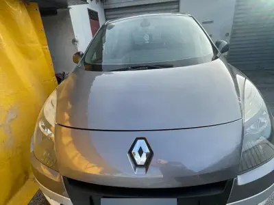 Usata Renault Scénic III XMOD 110 CV (80 kW) 2011 Grigio Monovolume