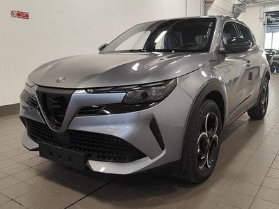 Nuova Alfa Romeo Junior Edizione Speciale 145 CV (106 kW) 2025 Argento SUV