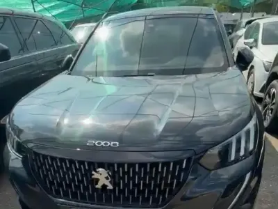 Usata Peugeot 2008 GT-line 131 CV (96 kW) 2021 Nero SUV