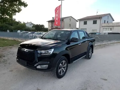 Usata EVO Cross 4 136 CV (100 kW) 2023 Nero Pick-up
