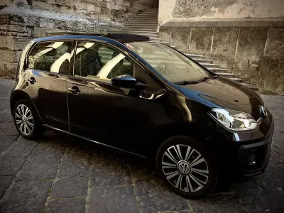 Usata VW up! Move 75 CV (55 kW) 2017 Nero Utilitaria
