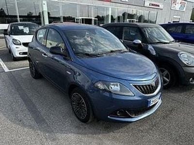 Usata Lancia Ypsilon 101 CV (74 kW) 2024 Bianco Utilitaria