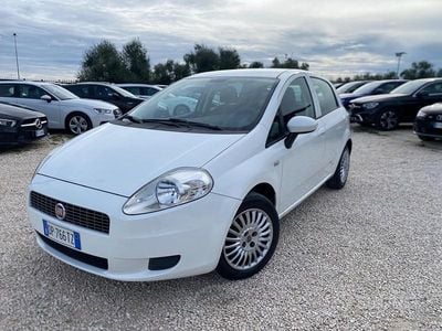 Usata Fiat Grande Punto Dynamic 65 CV (47 kW) 2008 Bianco Utilitaria