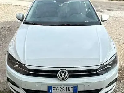 Usata VW Polo Comfortline 95 CV (69 kW) 2019 Bianco Utilitaria