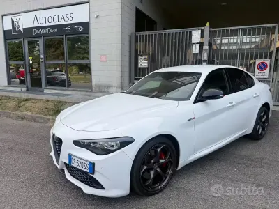Usata Alfa Romeo Giulia 209 CV (153 kW) 2024 Bianco Berlina