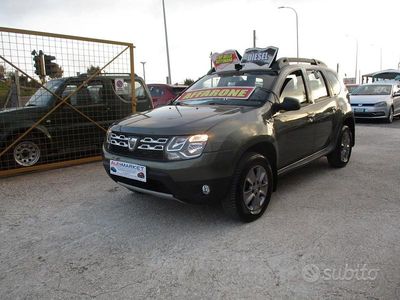Usata Dacia Duster Prestige 110 CV (80 kW) 2015 Verde SUV