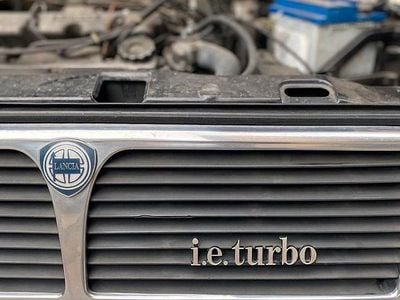 Usata Lancia Thema 166 CV (122 kW) 1986 Bianco Berlina