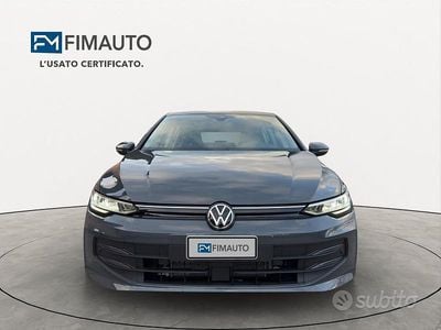 Usata VW Golf VIII Life 115 CV (84 kW) 2025 Grigio Berlina