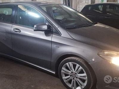 Usata Mercedes B200 2013 Grigio Monovolume