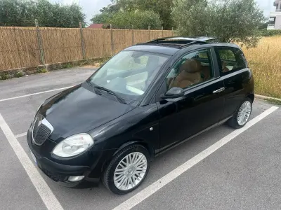 Usado Lancia Ypsilon 69 HP (50 kW) 2006 Preto Citadino