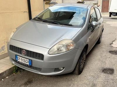 Usata Fiat Grande Punto Dynamic 75 CV (55 kW) 2009 Nero Utilitaria