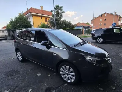 Usata Opel Zafira Tourer Cosmo 140 CV (102 kW) 2015 Monovolume