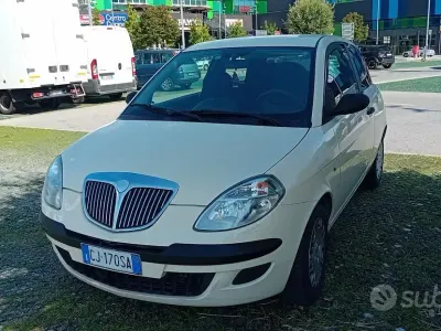 Usata Lancia Ypsilon 60 CV (44 kW) 2005 Utilitaria