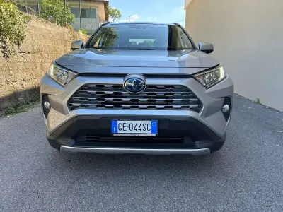 Usata Toyota RAV4 Hybrid Style 178 CV (130 kW) 2021 Grigio SUV