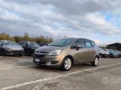 Usata Opel Meriva Design Edition 120 CV (88 kW) 2016 Grigio Monovolume
