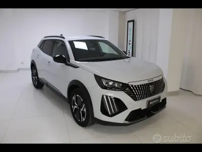Usata Peugeot 2008 S 131 CV (96 kW) 2025 Bianco SUV