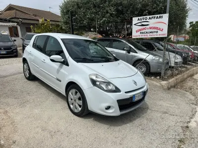 Brugt Renault Clio II Dynamique 101 HK (74 kW) 2011 Hvid Sedan